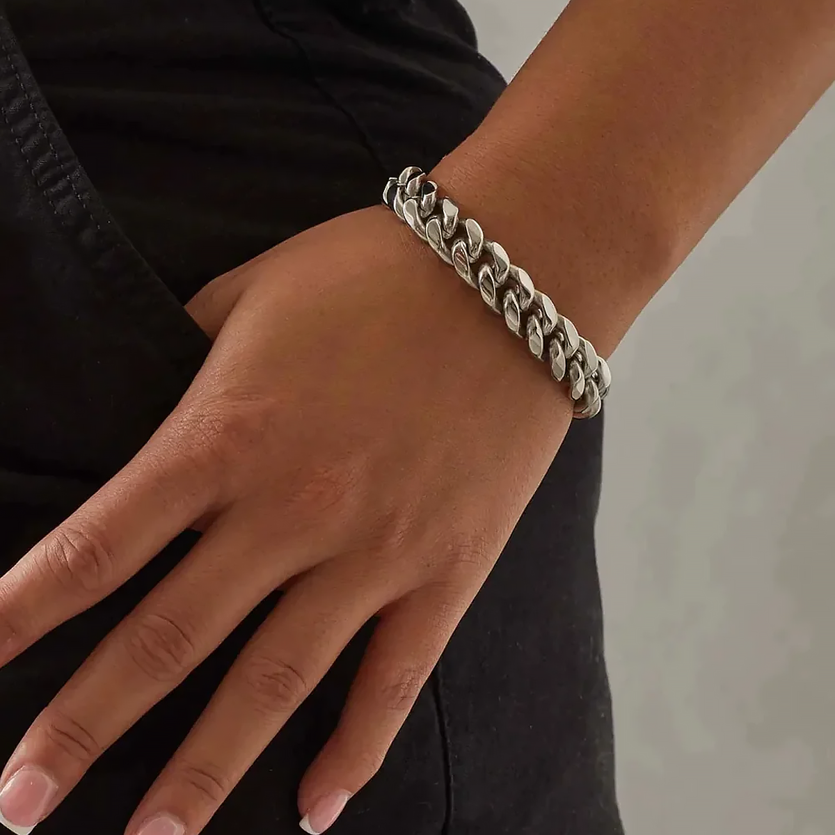 SYTHOS. | 12MM Cuban Link Armband (Zilver)